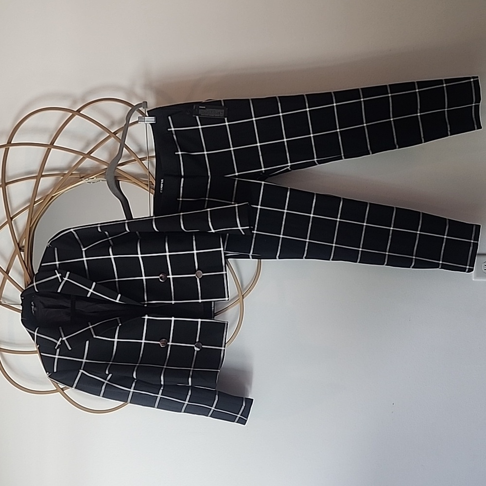 Express cropped blazer pant suit